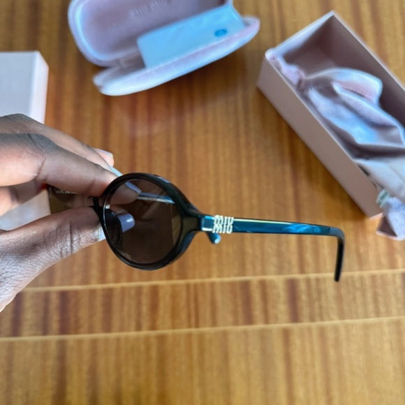 Sunglasses Miu Miu - Picture 4 of 7